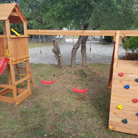 Apartmani Zoric Водице Екстериор снимка
